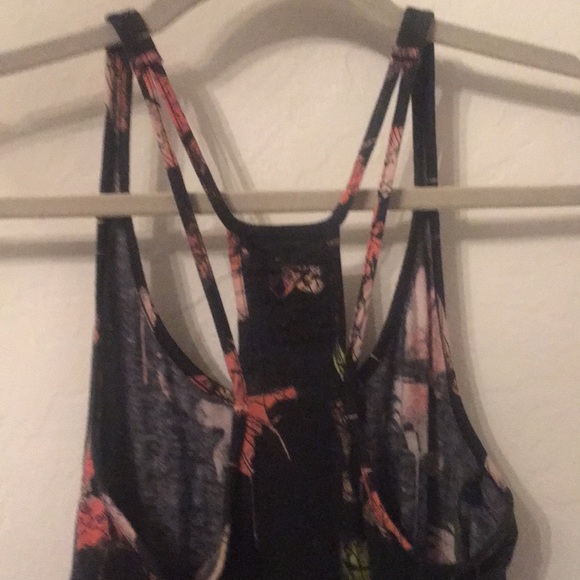 Volcom owl tank XS racer back - Picture 4 of 4